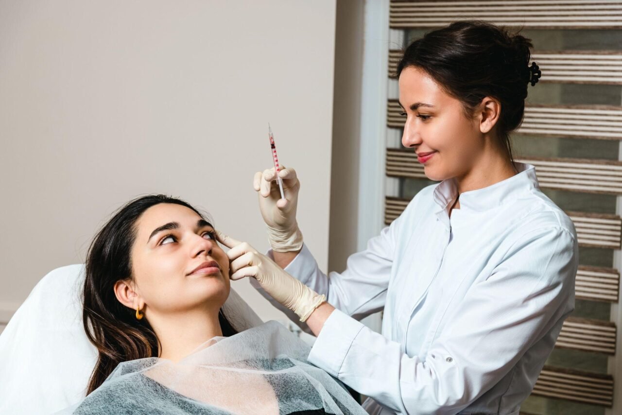 Hands-on learning during aesthetic injector training